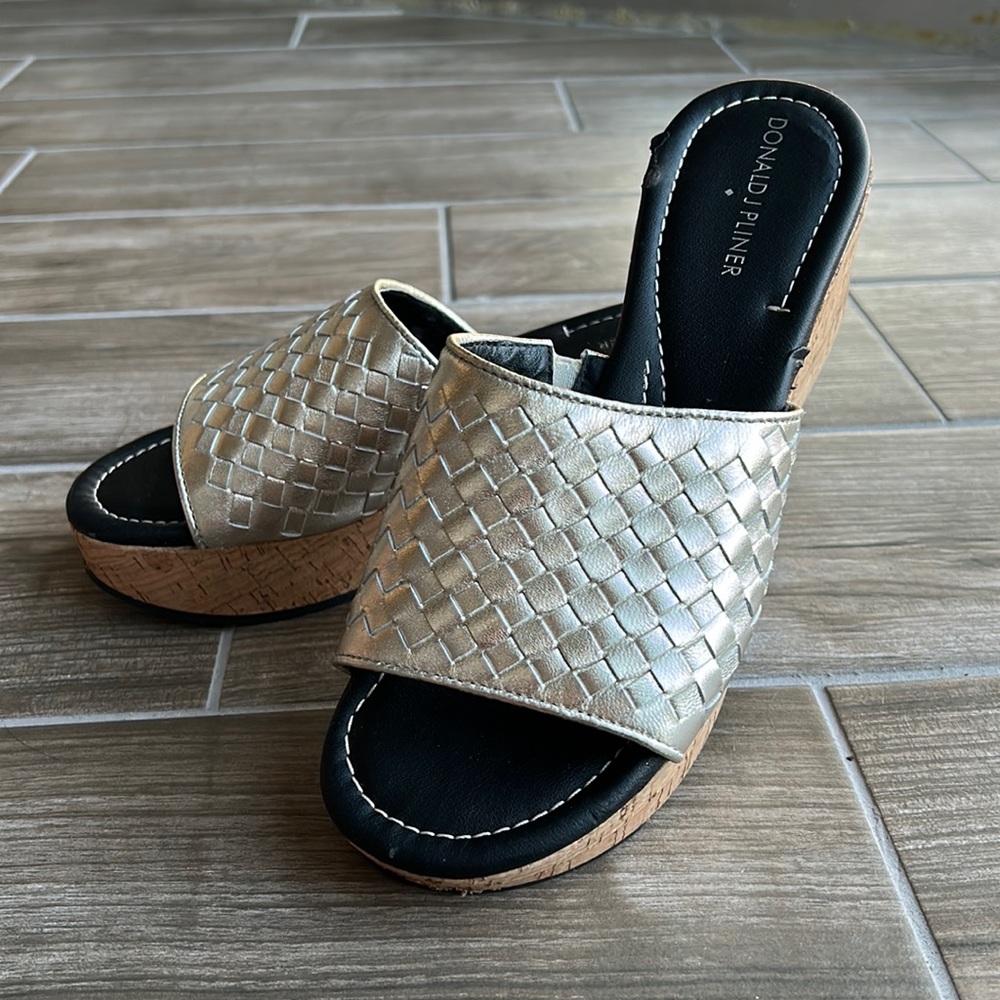 Donald J Pliner Sandals